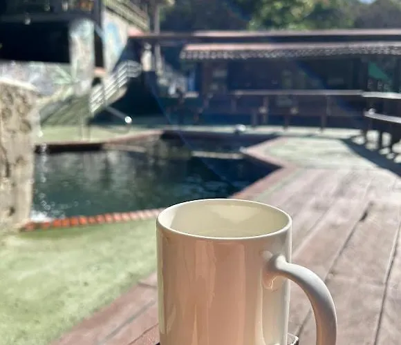 Pueblo Antiguo Hot Springs Inn